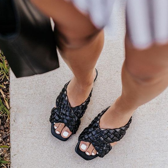 Black Woven Straps Sandals - Picture 2 of 10